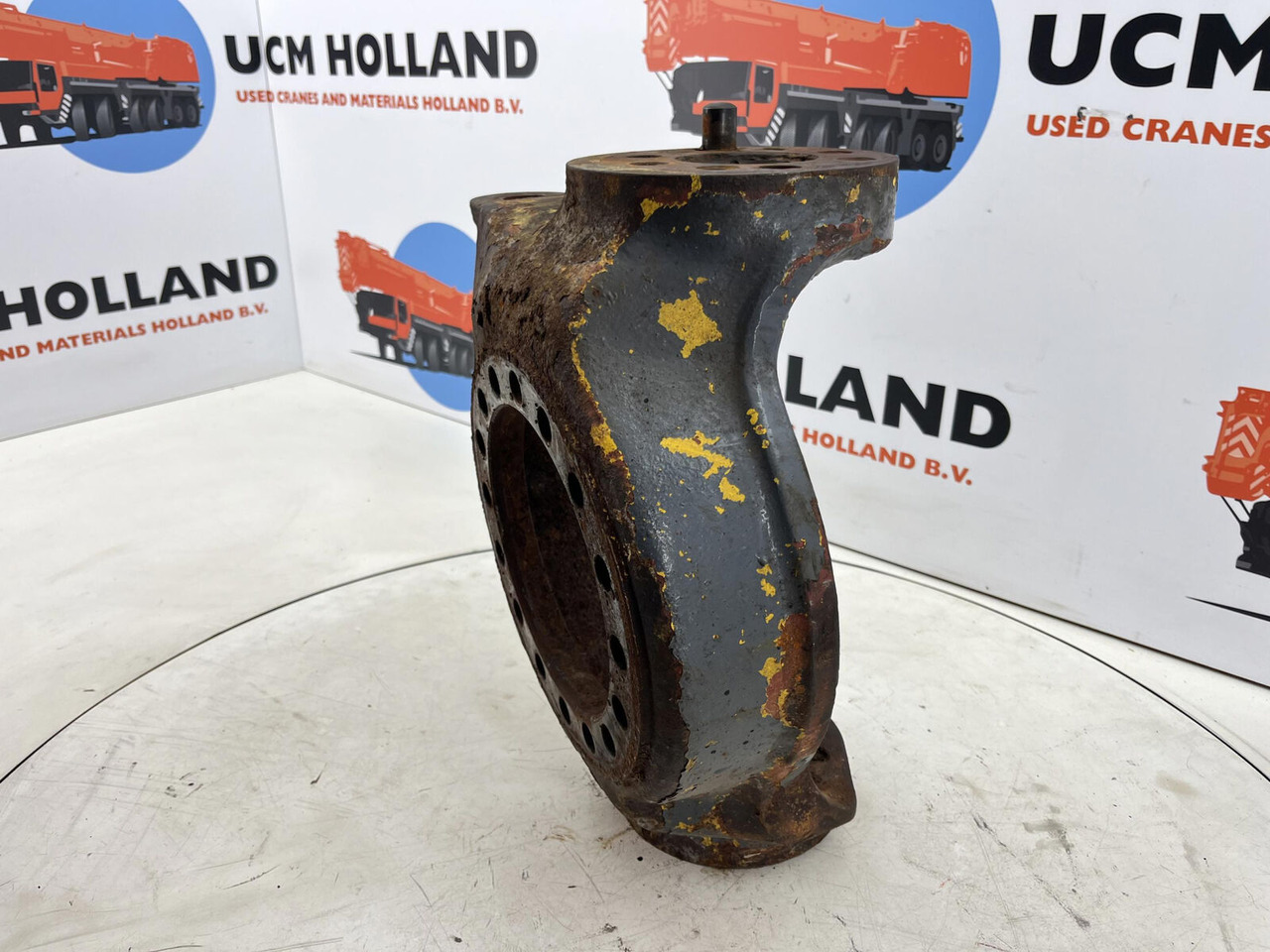 FAUN RTF 50 Steering knuckle 16 holes right - Fusée d'essieu pour Grue mobile: photos 1 FAUN RTF 50 Steering knuckle 16 holes right - Fusée d'essieu pour Grue mobile: photos 1