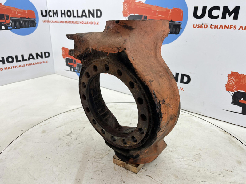 Faun RTF 50 Steering knuckle 16 holes axle 1 right - Fusée d'essieu pour Grue: photos 1 Faun RTF 50 Steering knuckle 16 holes axle 1 right - Fusée d'essieu pour Grue: photos 1