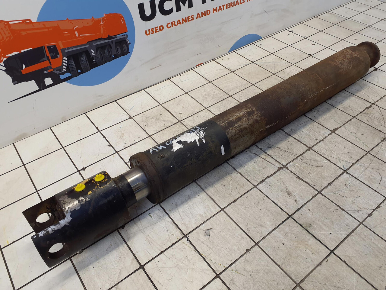 Grove AT 422 outrigger cylinder - Vérin hydraulique pour Grue: photos 1 Grove AT 422 outrigger cylinder - Vérin hydraulique pour Grue: photos 1