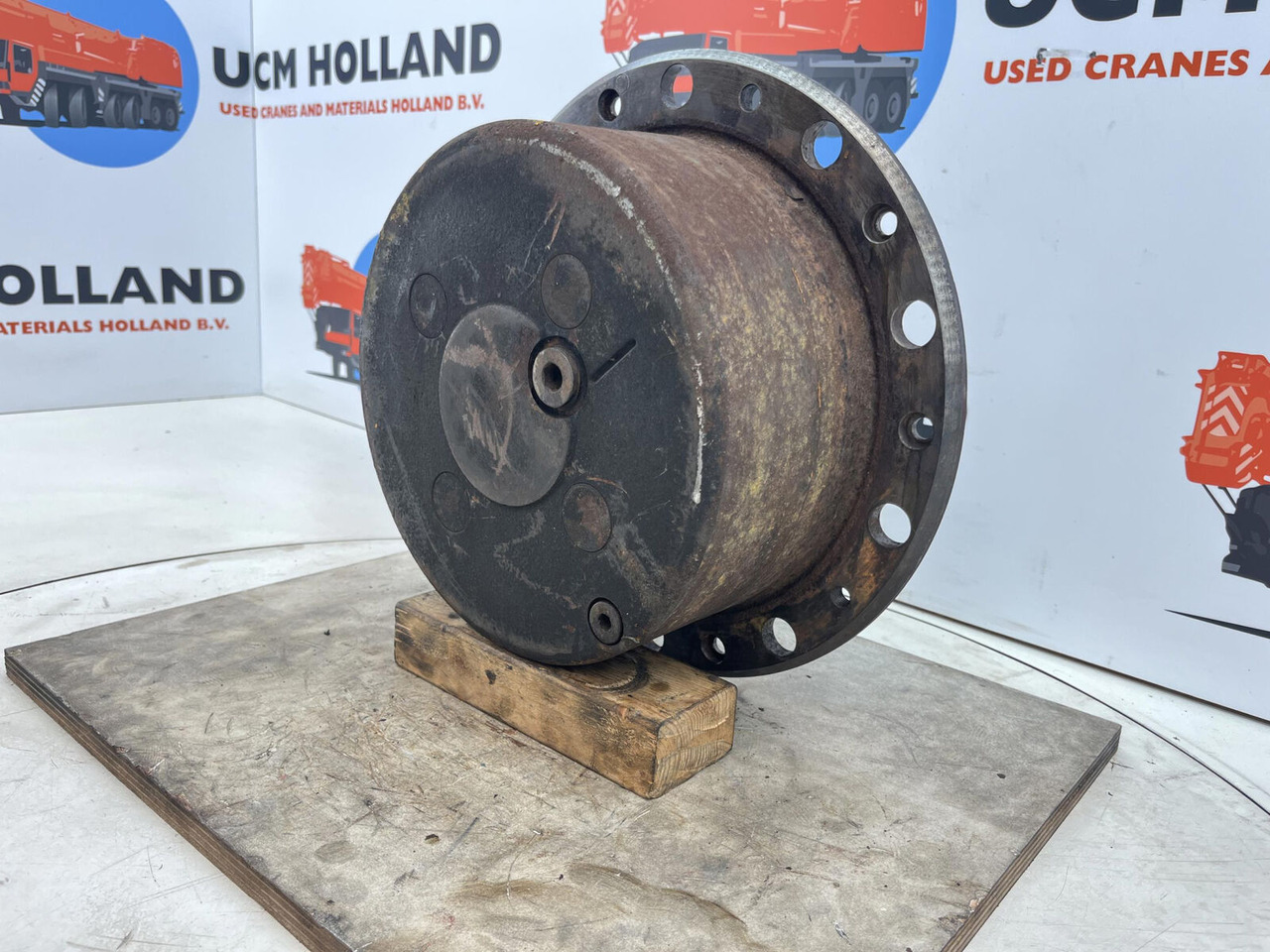 Grove AT 633 planetary gear 22-25-74-38-4pl-H137-46 - Transmission pour Grue mobile: photos 2 Grove AT 633 planetary gear 22-25-74-38-4pl-H137-46 - Transmission pour Grue mobile: photos 2