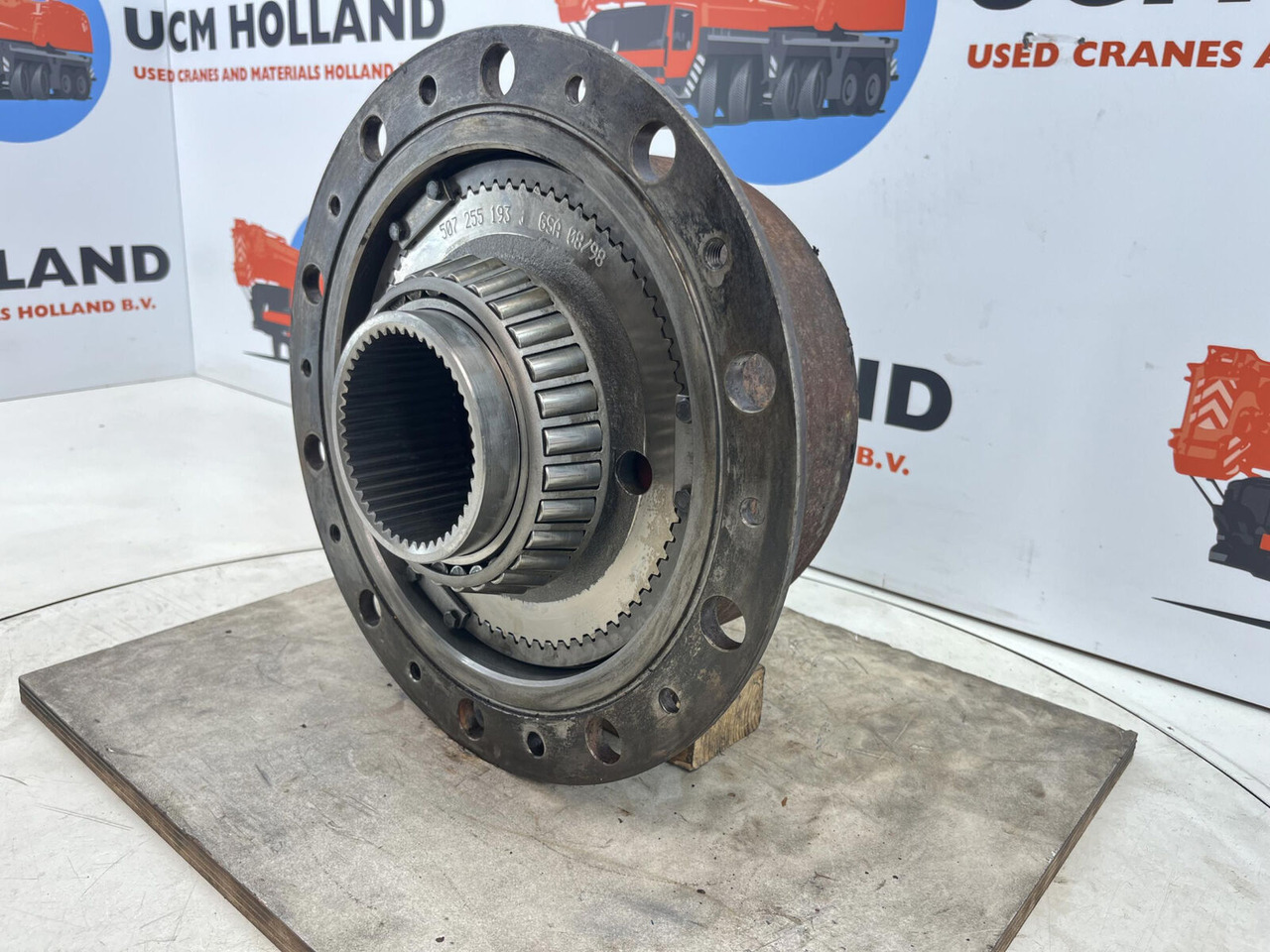 Grove AT 633 planetary gear 22-25-74-38-4pl-H137-46 - Transmission pour Grue mobile: photos 3 Grove AT 633 planetary gear 22-25-74-38-4pl-H137-46 - Transmission pour Grue mobile: photos 3