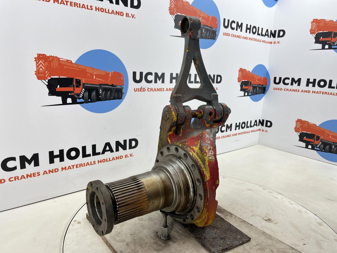 Grove GMK 3050 Steering knuckle axle 1 and 2 left - Fusée d'essieu pour Grue mobile: photos 1 Grove GMK 3050 Steering knuckle axle 1 and 2 left - Fusée d'essieu pour Grue mobile: photos 1