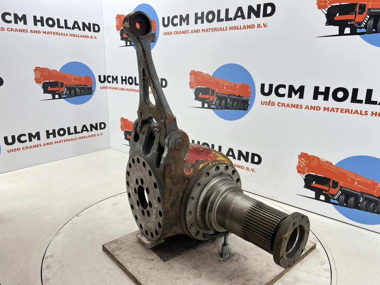 Grove GMK 3050 Steering knuckle axle 1 and 2 left - Fusée d'essieu pour Grue mobile: photos 3 Grove GMK 3050 Steering knuckle axle 1 and 2 left - Fusée d'essieu pour Grue mobile: photos 3