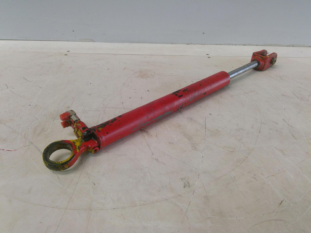 Grove GMK 3050 cabin tilt cylinder - Vérin hydraulique pour Grue mobile: photos 4 Grove GMK 3050 cabin tilt cylinder - Vérin hydraulique pour Grue mobile: photos 4