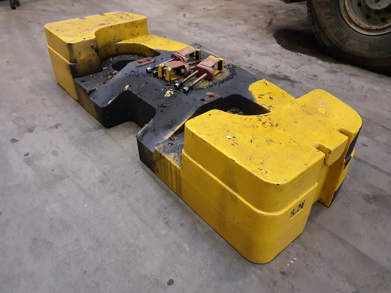 Grove GMK 3050 counterweight 5,2 ton - Contrepoids pour Engins de chantier: photos 3 Grove GMK 3050 counterweight 5,2 ton - Contrepoids pour Engins de chantier: photos 3