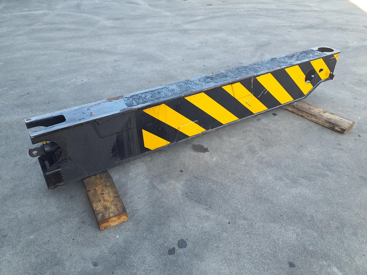 Grove GMK 3050 outrigger beam front - Suspension pour Grue mobile: photos 4 Grove GMK 3050 outrigger beam front - Suspension pour Grue mobile: photos 4