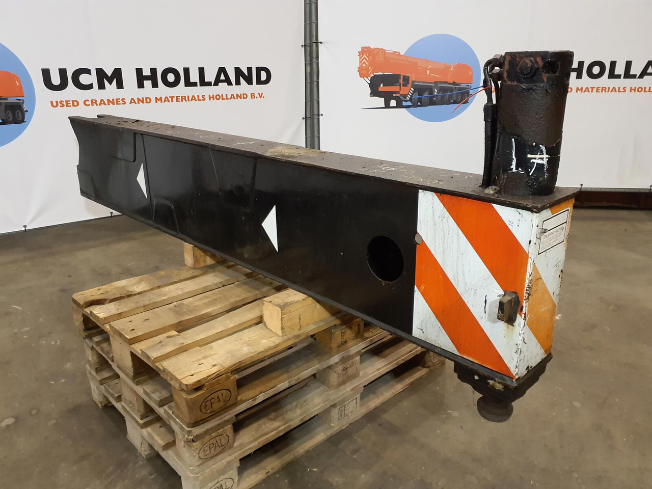 Grove GMK 3055 sliding beam complete rear - Suspension pour Grue mobile: photos 1 Grove GMK 3055 sliding beam complete rear - Suspension pour Grue mobile: photos 1