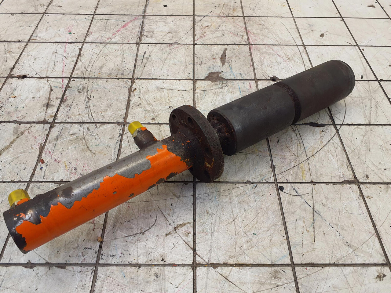 Grove GMK 3055 turn table locking - Hydraulique pour Grue mobile: photos 2 Grove GMK 3055 turn table locking - Hydraulique pour Grue mobile: photos 2