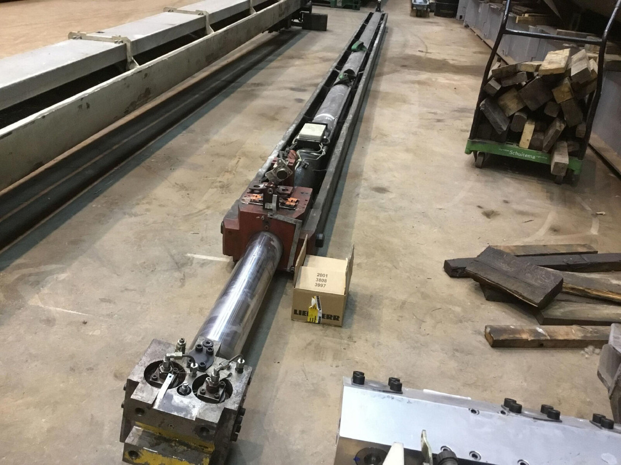 Grove GMK 4075 Telescopic boom cylinder - Vérin hydraulique pour Grue mobile: photos 2 Grove GMK 4075 Telescopic boom cylinder - Vérin hydraulique pour Grue mobile: photos 2