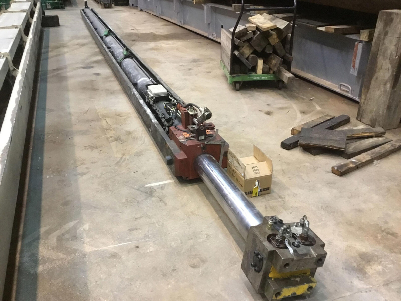 Grove GMK 4075 Telescopic boom cylinder - Vérin hydraulique pour Grue mobile: photos 1 Grove GMK 4075 Telescopic boom cylinder - Vérin hydraulique pour Grue mobile: photos 1