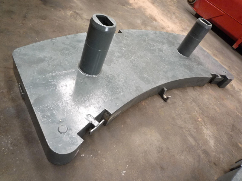 Grove GMK 4075 counterweight 3,3 ton - Contrepoids pour Engins de chantier: photos 1 Grove GMK 4075 counterweight 3,3 ton - Contrepoids pour Engins de chantier: photos 1