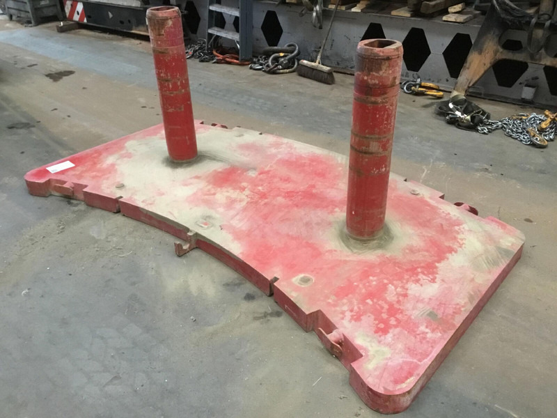 Grove GMK 5100 counterweight 3,0 ton - Contrepoids pour Engins de chantier: photos 3 Grove GMK 5100 counterweight 3,0 ton - Contrepoids pour Engins de chantier: photos 3