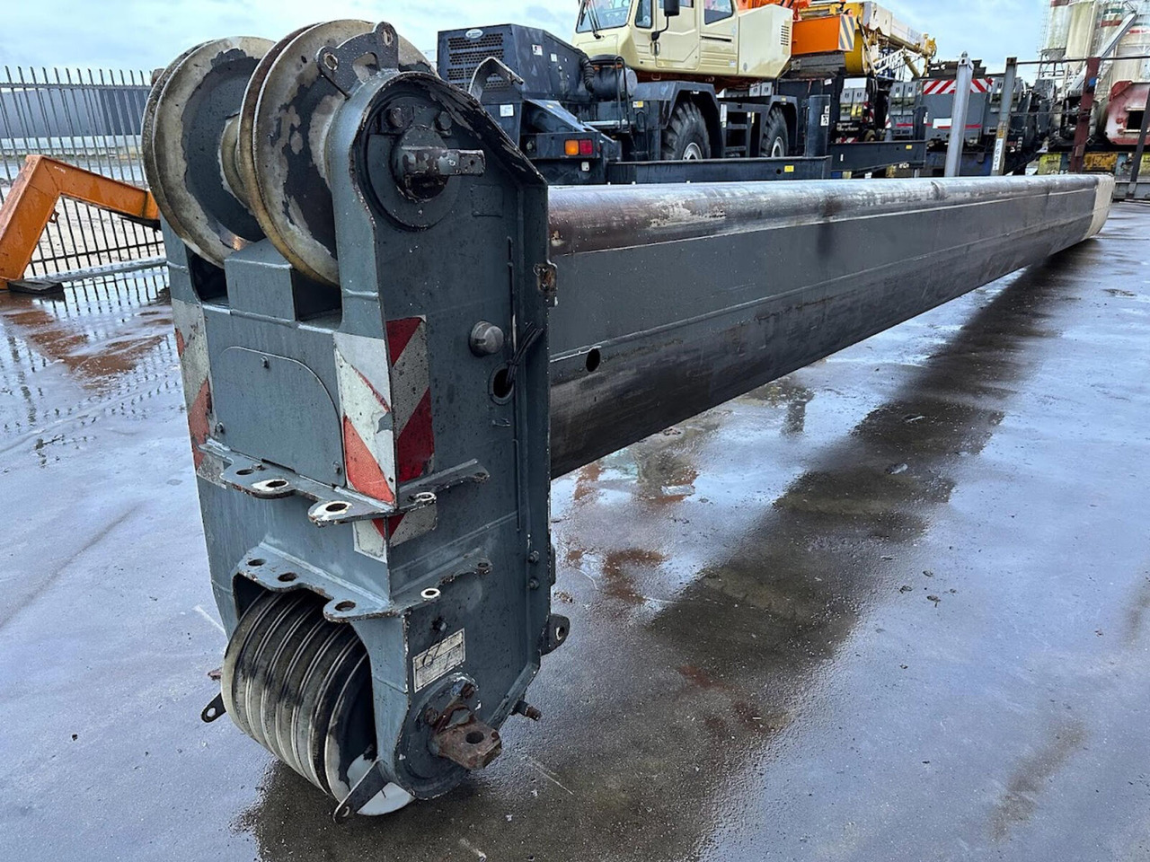 Grove GMK 5100 telescopic boomsection 4 - Flèche pour Grue mobile: photos 4 Grove GMK 5100 telescopic boomsection 4 - Flèche pour Grue mobile: photos 4