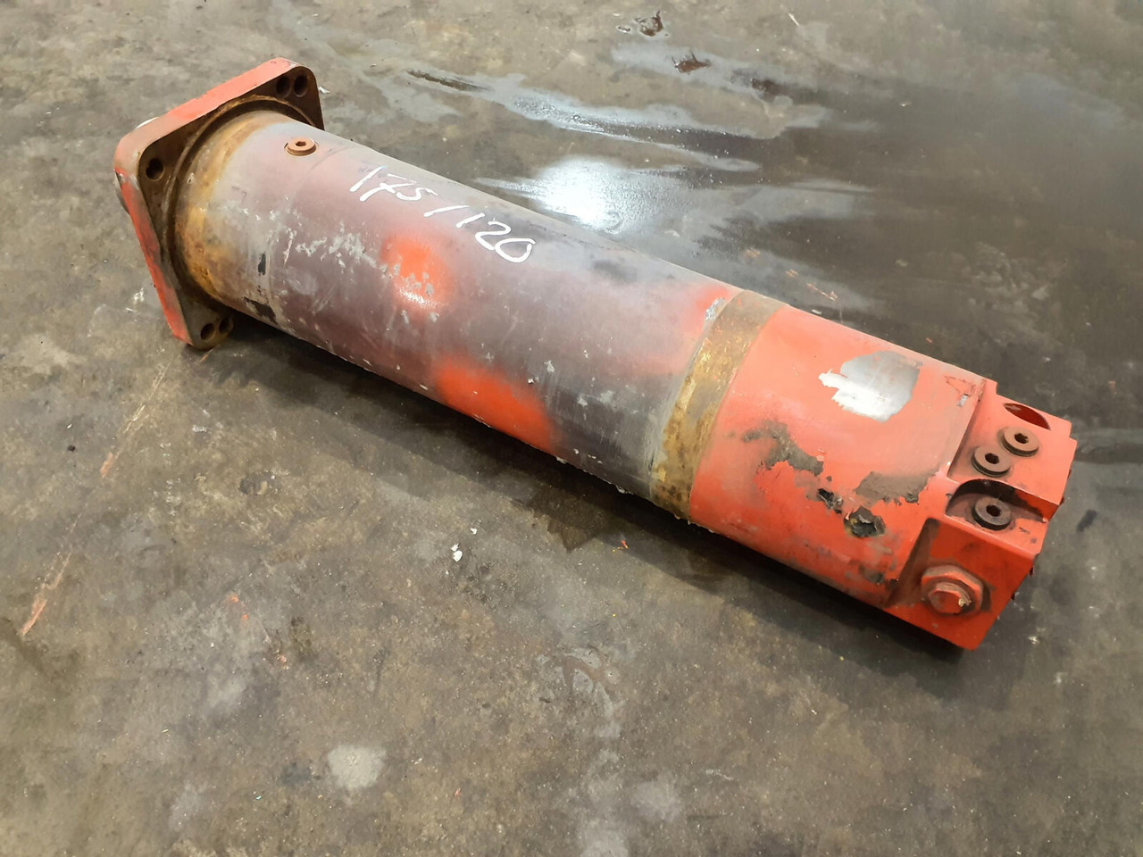 Grove GMK 5220, 5170 outrigger cylinder - Suspension pour Grue mobile: photos 3 Grove GMK 5220, 5170 outrigger cylinder - Suspension pour Grue mobile: photos 3