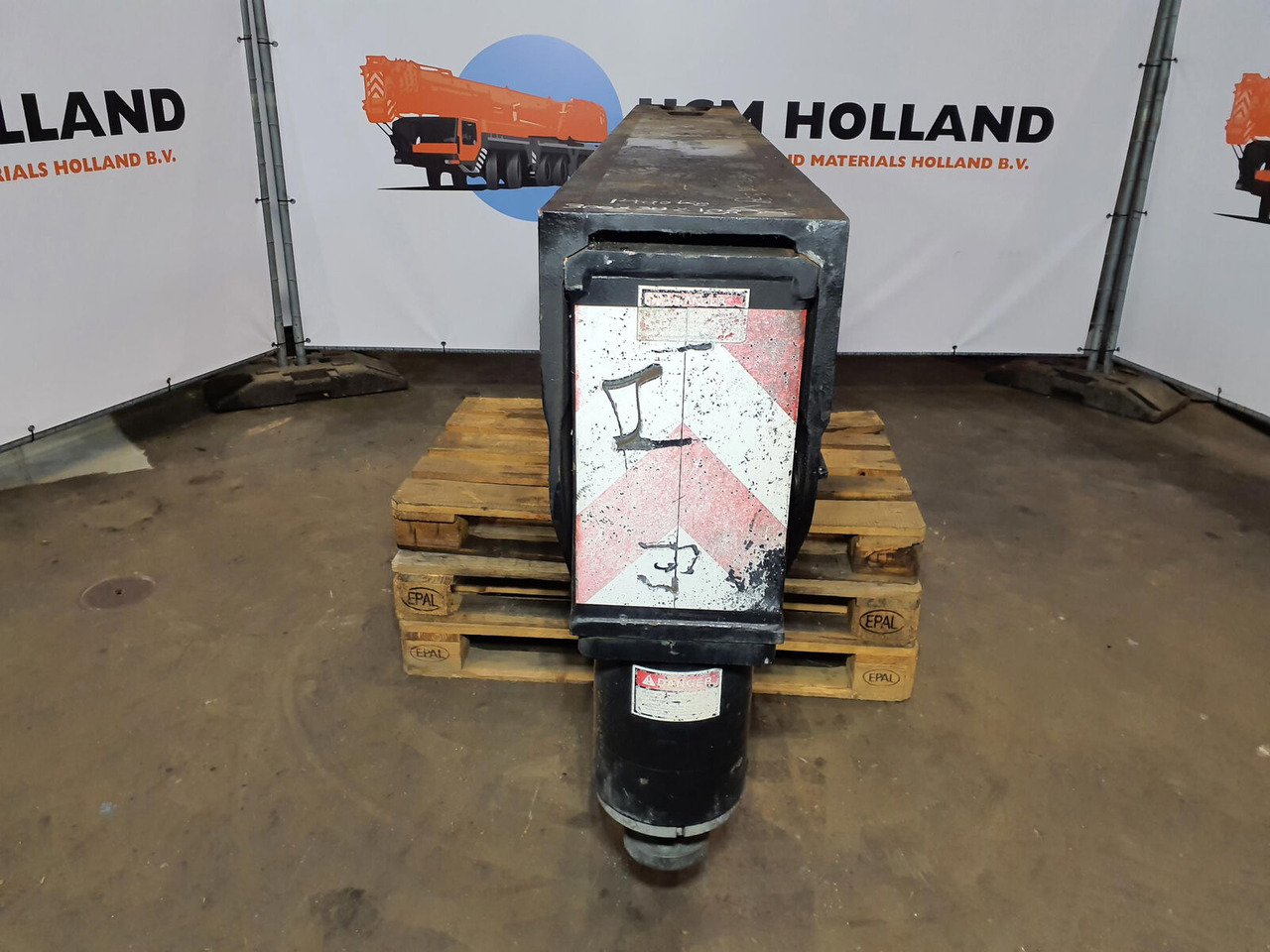 Grove GMK 6400 outrigger beam rear complete - Suspension pour Grue: photos 5 Grove GMK 6400 outrigger beam rear complete - Suspension pour Grue: photos 5