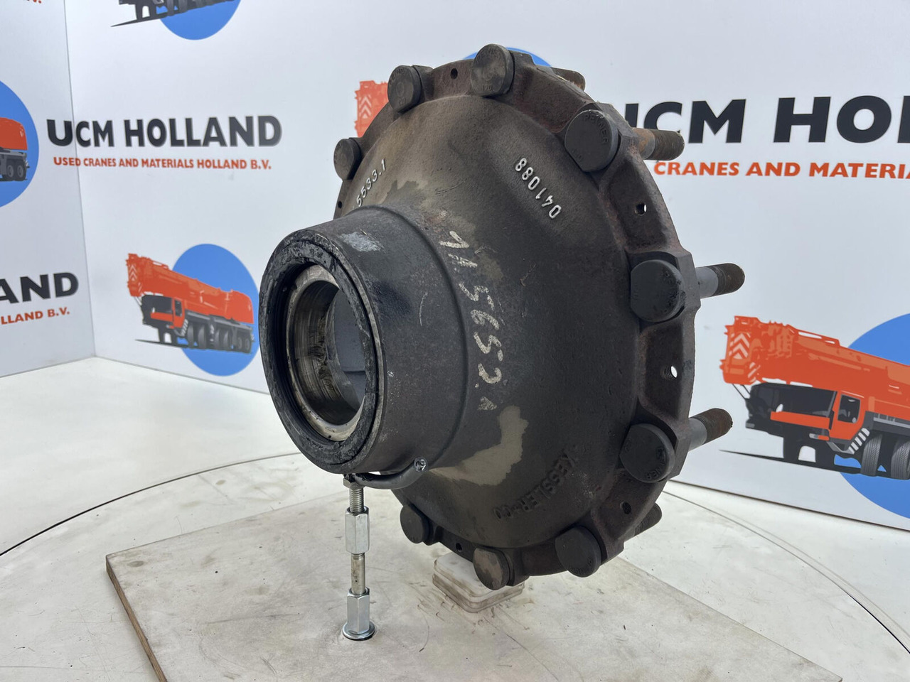Grove GMK Megatrak wheel hub - Moyeu pour Grue: photos 4 Grove GMK Megatrak wheel hub - Moyeu pour Grue: photos 4