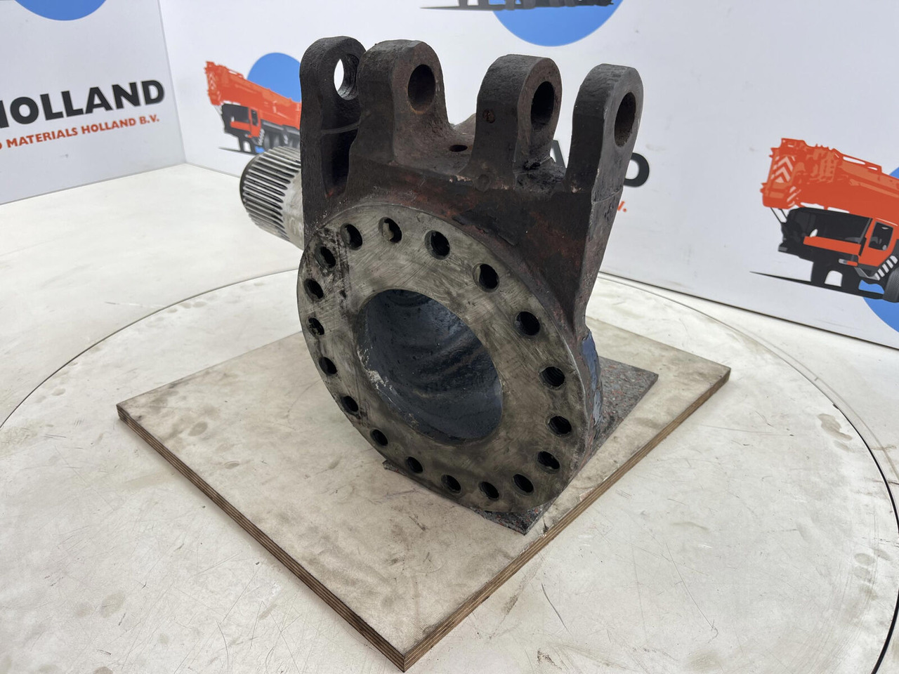 Grove GMK Steering knuckle 16 holes - Fusée d'essieu pour Grue mobile: photos 4 Grove GMK Steering knuckle 16 holes - Fusée d'essieu pour Grue mobile: photos 4