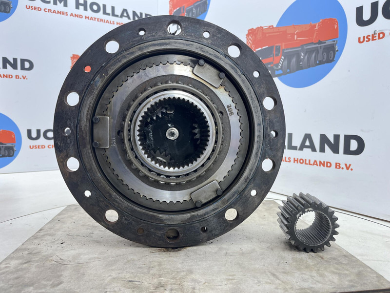 Krupp 70 GMT planetary gear 21-21-63-40-3pl-H135-46 - Suspension pour Grue: photos 5 Krupp 70 GMT planetary gear 21-21-63-40-3pl-H135-46 - Suspension pour Grue: photos 5