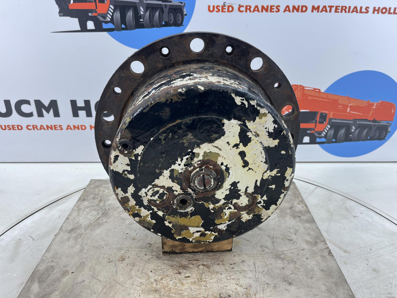 Krupp 70 GMT planetary gear 21-21-63-40-3pl-H135-46 - Moteur de translation pour Grue mobile: photos 1 Krupp 70 GMT planetary gear 21-21-63-40-3pl-H135-46 - Moteur de translation pour Grue mobile: photos 1