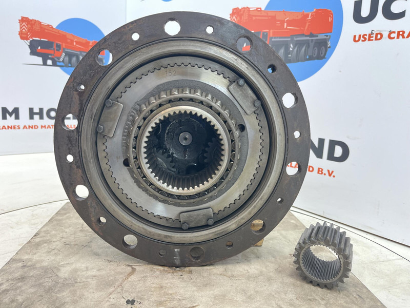 Krupp 70 GMT planetary gear 22-25-74-38-3pl-H135-46 - Suspension pour Grue: photos 5 Krupp 70 GMT planetary gear 22-25-74-38-3pl-H135-46 - Suspension pour Grue: photos 5