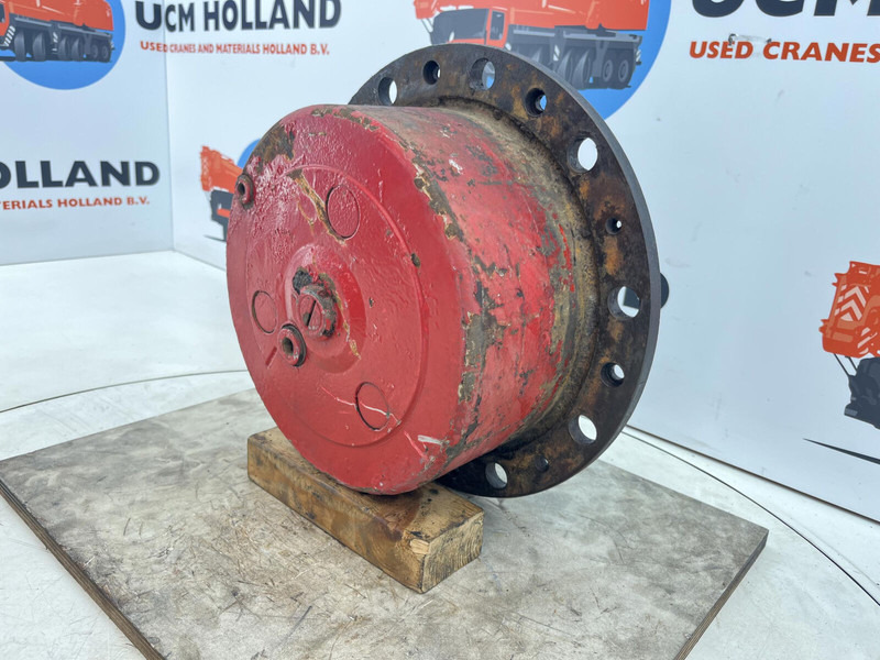 Krupp 70 GMT planetary gear 22-25-74-38-3pl-H135-46 - Suspension pour Grue: photos 2 Krupp 70 GMT planetary gear 22-25-74-38-3pl-H135-46 - Suspension pour Grue: photos 2