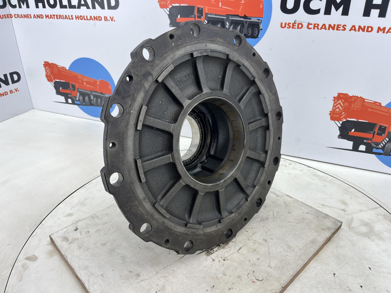 Krupp KMK 3045 Megatrak wheel hub - Moyeu pour Engins de chantier: photos 2 Krupp KMK 3045 Megatrak wheel hub - Moyeu pour Engins de chantier: photos 2