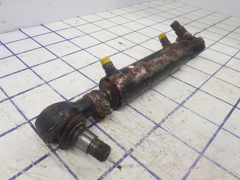 Krupp KMK 3045 steering cylinder - Vérin hydraulique pour Grue: photos 3 Krupp KMK 3045 steering cylinder - Vérin hydraulique pour Grue: photos 3