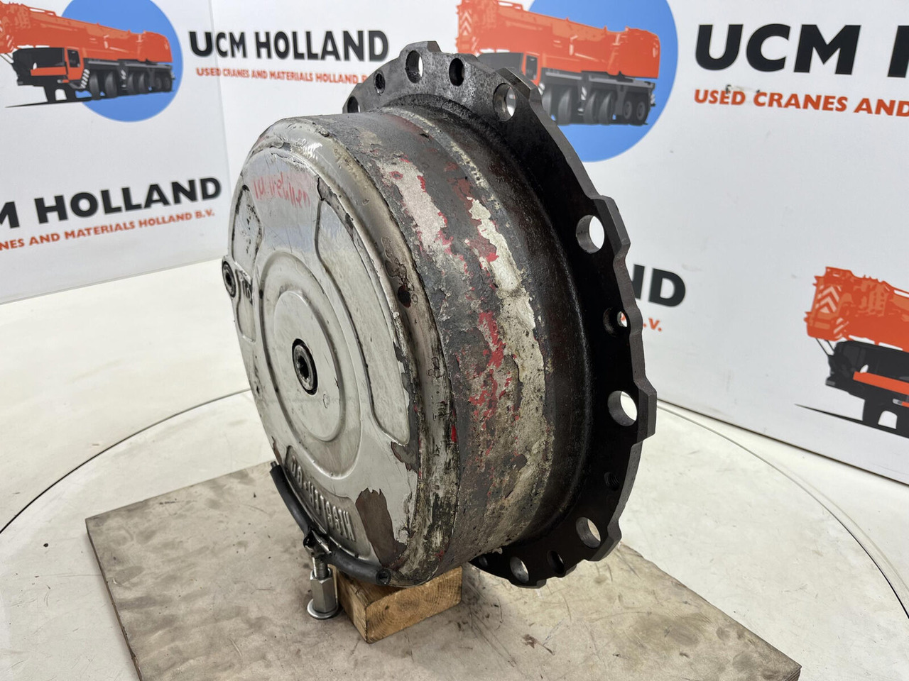 Krupp KMK 3050 planetary gear 12-23-60-34-3pl-H135-46 - Moteur de translation pour Grue mobile: photos 2 Krupp KMK 3050 planetary gear 12-23-60-34-3pl-H135-46 - Moteur de translation pour Grue mobile: photos 2