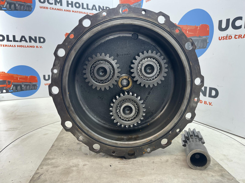 Krupp KMK 3050 planetary gear 12-23-60-34-3pl-H135-46 - Suspension pour Grue: photos 4 Krupp KMK 3050 planetary gear 12-23-60-34-3pl-H135-46 - Suspension pour Grue: photos 4