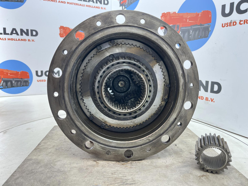 Krupp KMK 8350 planetary gear 22-25-74-40-4pl-H185-46 - Suspension pour Grue: photos 5 Krupp KMK 8350 planetary gear 22-25-74-40-4pl-H185-46 - Suspension pour Grue: photos 5