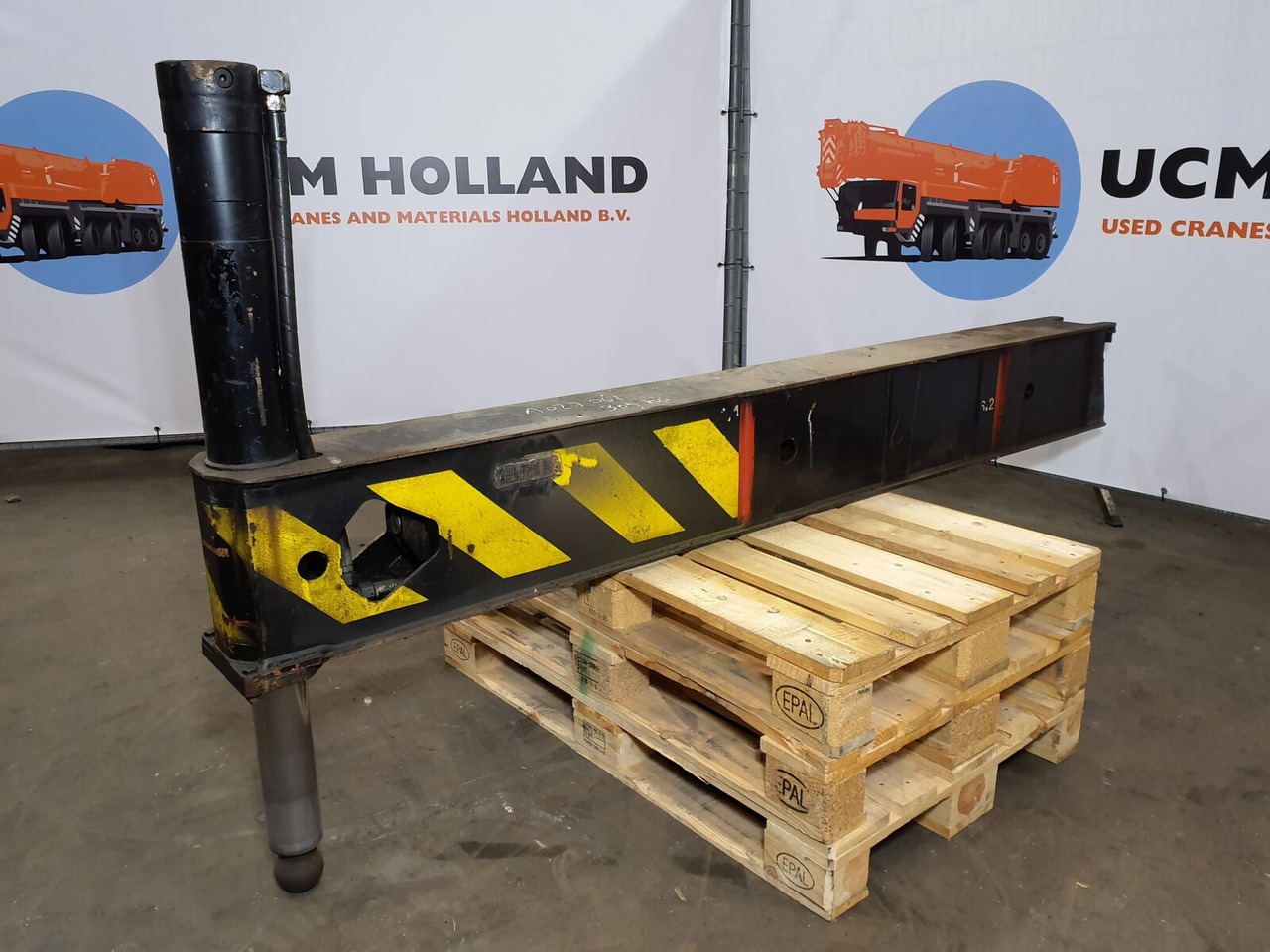 Liebherr LTM 1035/2 sliding beam complete - Suspension pour Grue mobile: photos 2 Liebherr LTM 1035/2 sliding beam complete - Suspension pour Grue mobile: photos 2