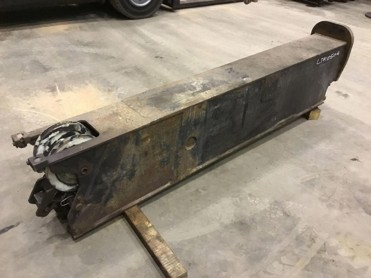 Liebherr LTM 1050-4 outrigger beam - Suspension pour Grue: photos 4 Liebherr LTM 1050-4 outrigger beam - Suspension pour Grue: photos 4