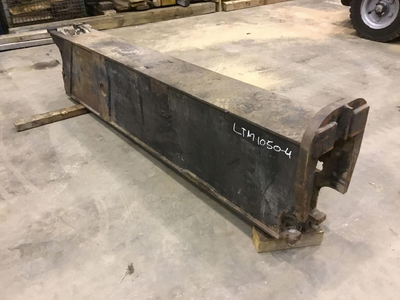 Liebherr LTM 1050-4 outrigger beam - Suspension pour Grue: photos 1 Liebherr LTM 1050-4 outrigger beam - Suspension pour Grue: photos 1