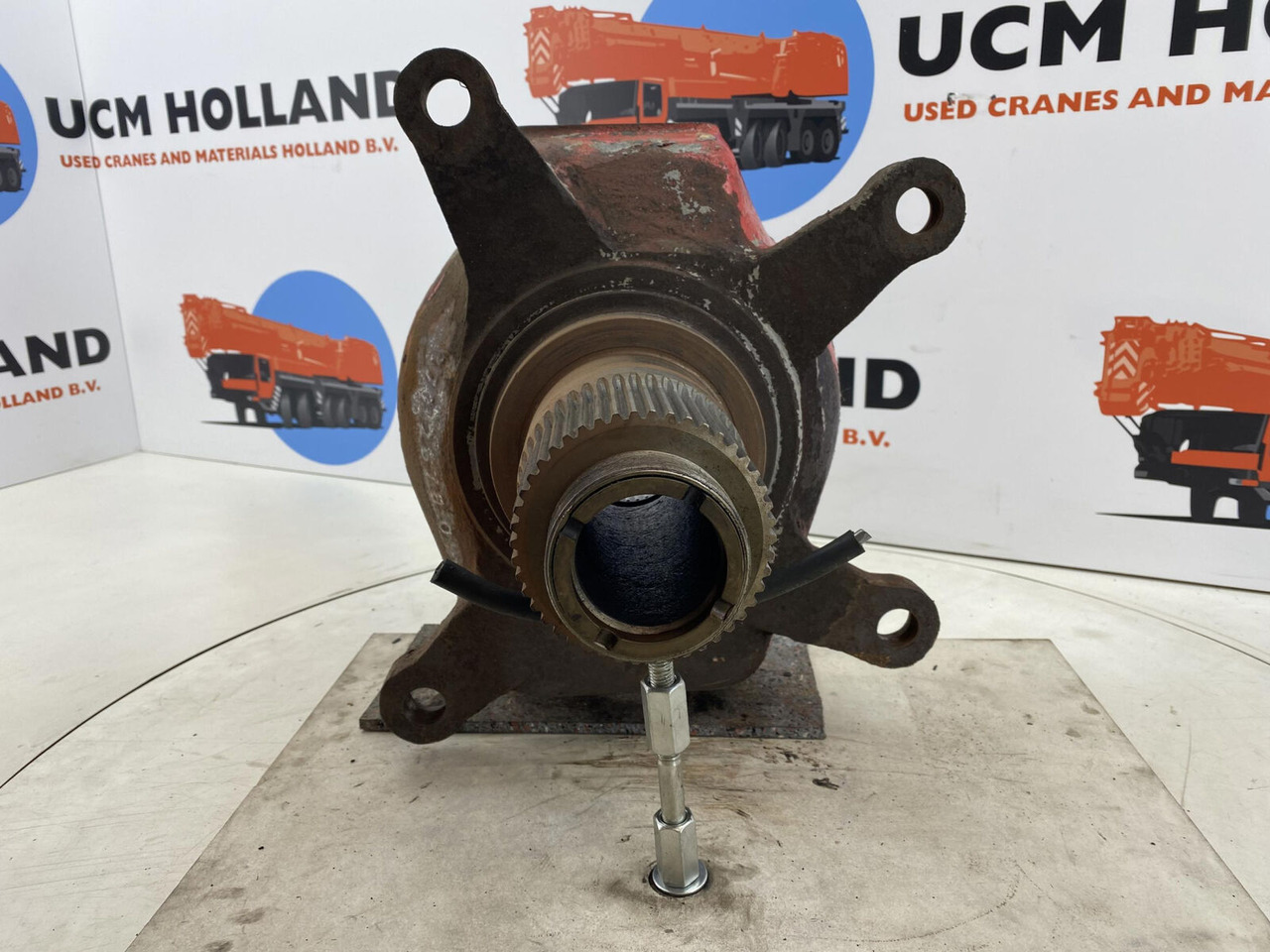 Liebherr LTM 1060 Steering knuckle axle 1 and 2 - Fusée d'essieu pour Grue mobile: photos 2 Liebherr LTM 1060 Steering knuckle axle 1 and 2 - Fusée d'essieu pour Grue mobile: photos 2