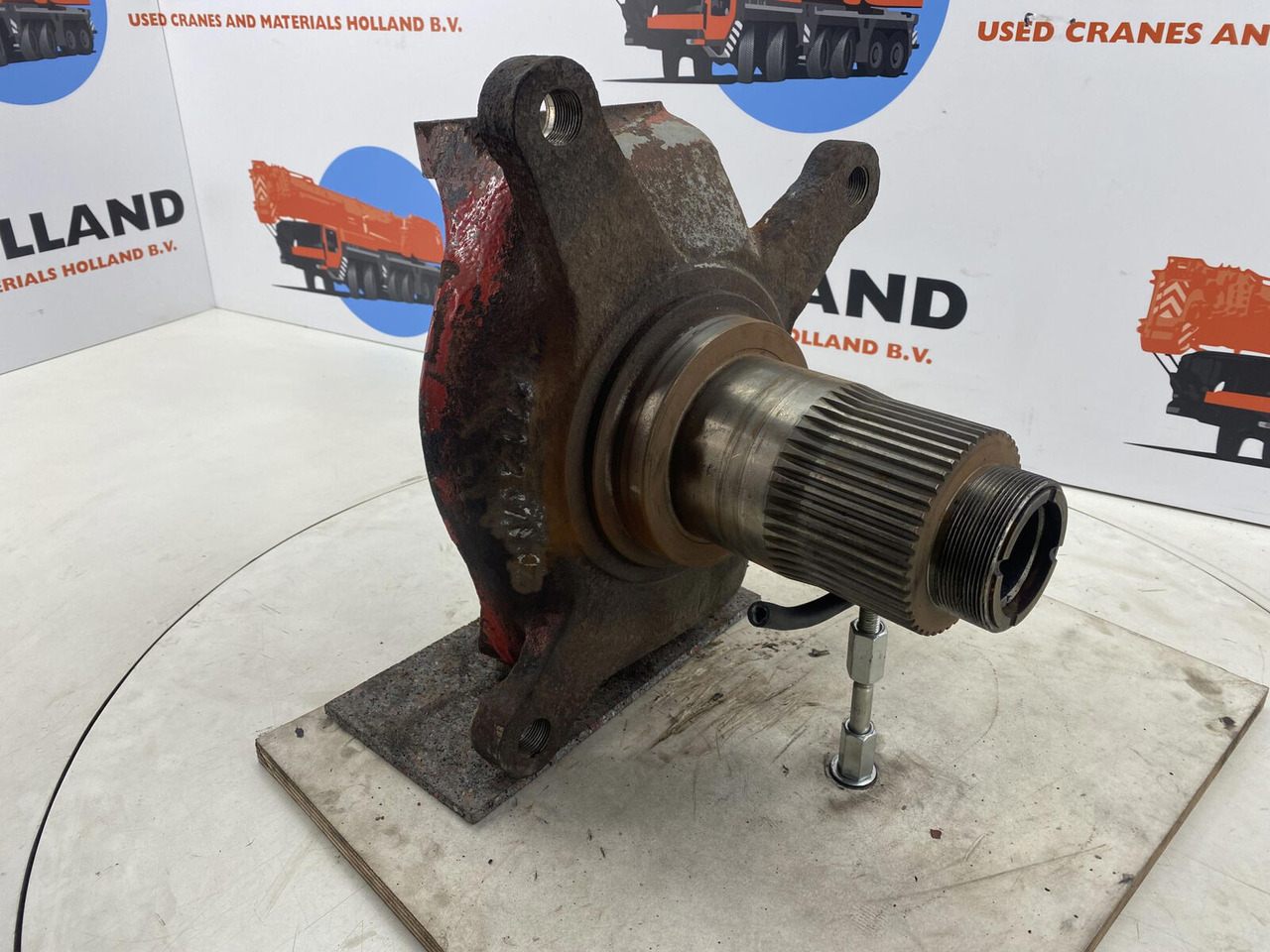 Liebherr LTM 1060 Steering knuckle axle 1 and 2 - Fusée d'essieu pour Grue mobile: photos 3 Liebherr LTM 1060 Steering knuckle axle 1 and 2 - Fusée d'essieu pour Grue mobile: photos 3