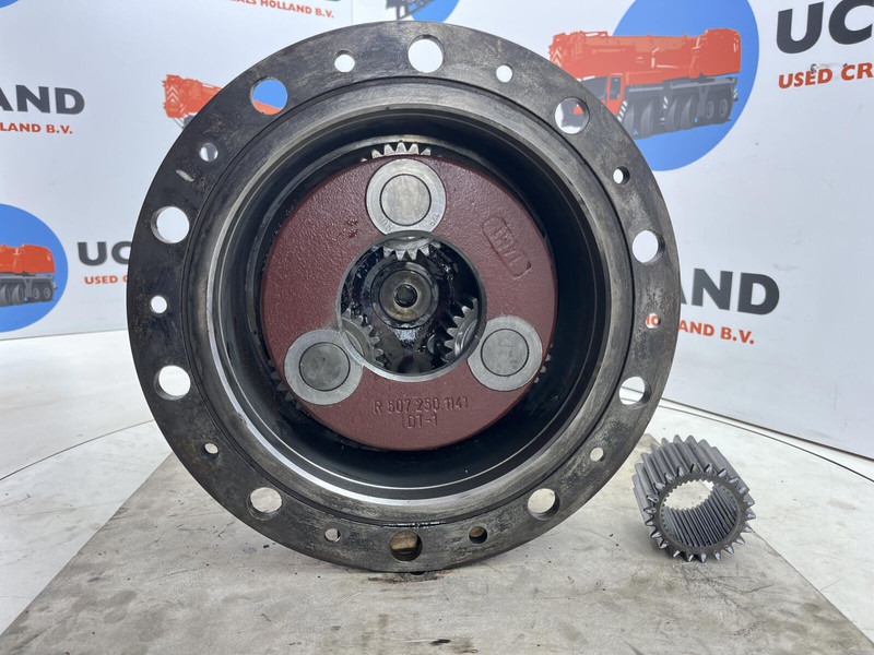 Liebherr LTM 1080 planetary gear 22-25-74-40-3pl-H135-46 - Suspension pour Grue: photos 4 Liebherr LTM 1080 planetary gear 22-25-74-40-3pl-H135-46 - Suspension pour Grue: photos 4