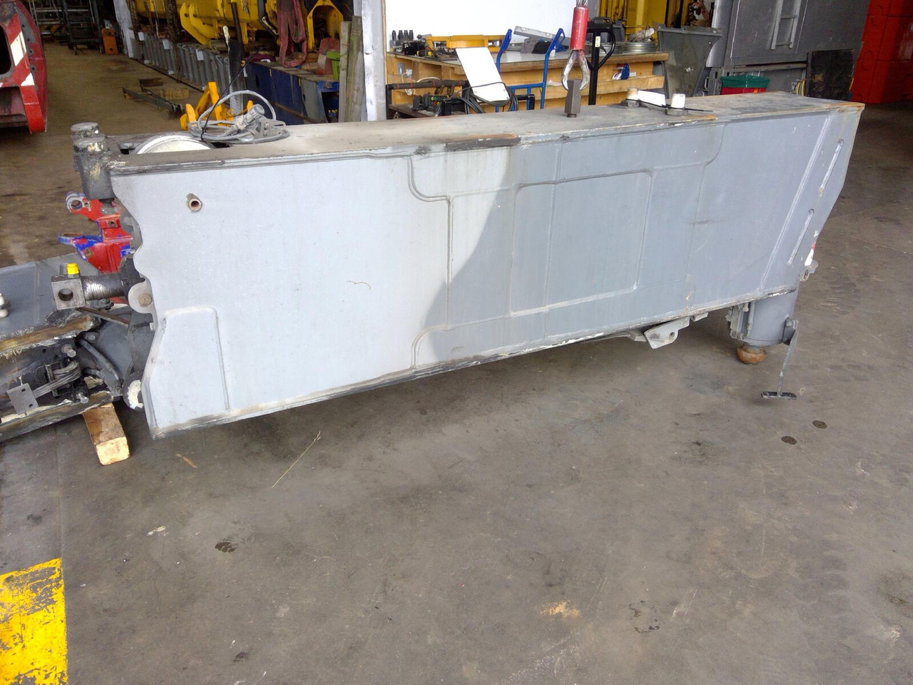 Liebherr LTM 1250-6.1 outrigger beam complete rear - Suspension pour Grue: photos 3 Liebherr LTM 1250-6.1 outrigger beam complete rear - Suspension pour Grue: photos 3