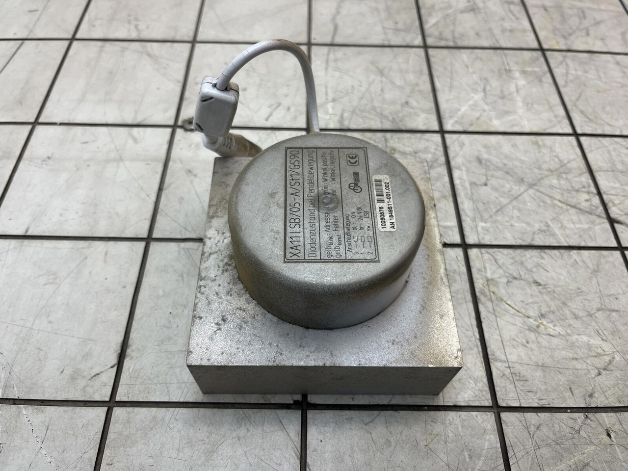 Liebherr LTM 1400-7.1 angle transmitter - Capteur pour Grue mobile: photos 2 Liebherr LTM 1400-7.1 angle transmitter - Capteur pour Grue mobile: photos 2