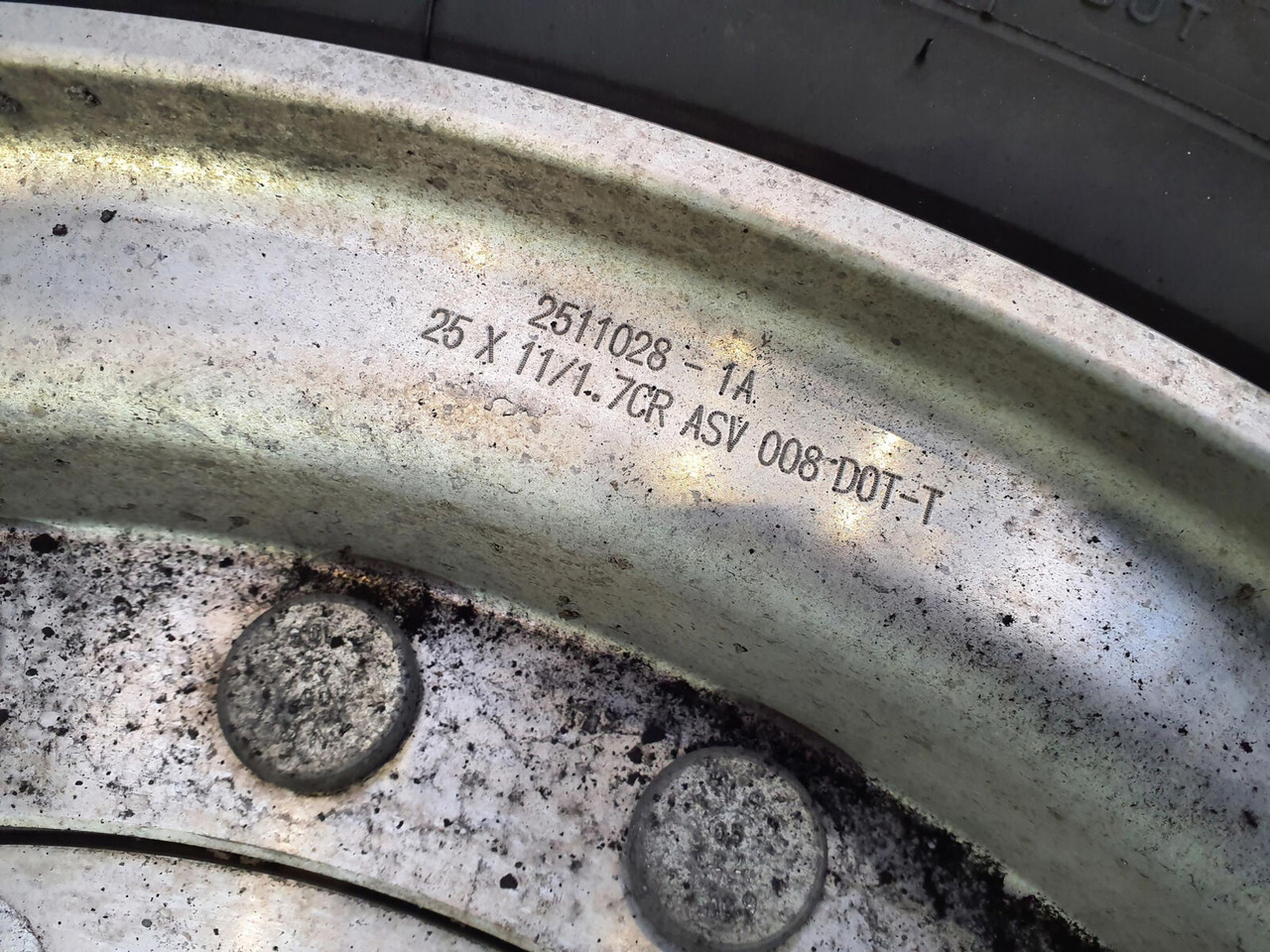 Michelin Wheel 445/95R25 12 9 2p alu - Roue complète pour Grue: photos 5 Michelin Wheel 445/95R25 12 9 2p alu - Roue complète pour Grue: photos 5