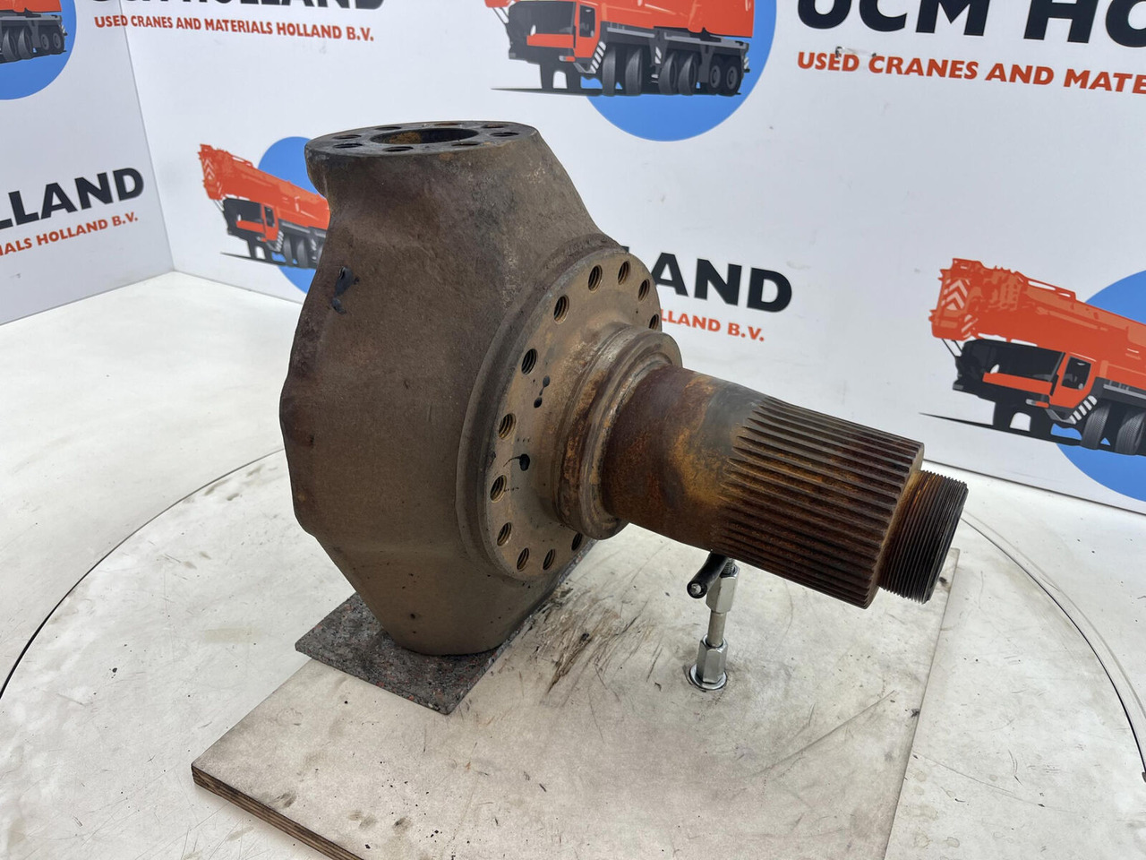 PPM ATT 400 Steering knuckle 16 holes axle 1 - Fusée d'essieu pour Grue: photos 3 PPM ATT 400 Steering knuckle 16 holes axle 1 - Fusée d'essieu pour Grue: photos 3