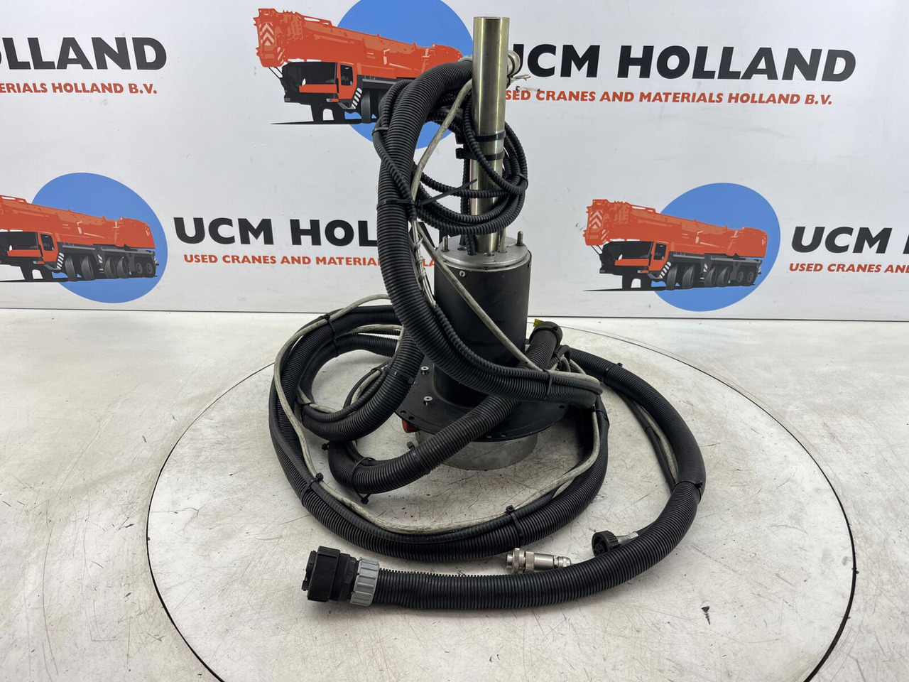 Terex AC slip ring assy - Pièces de rechange pour Grue: photos 1 Terex AC slip ring assy - Pièces de rechange pour Grue: photos 1