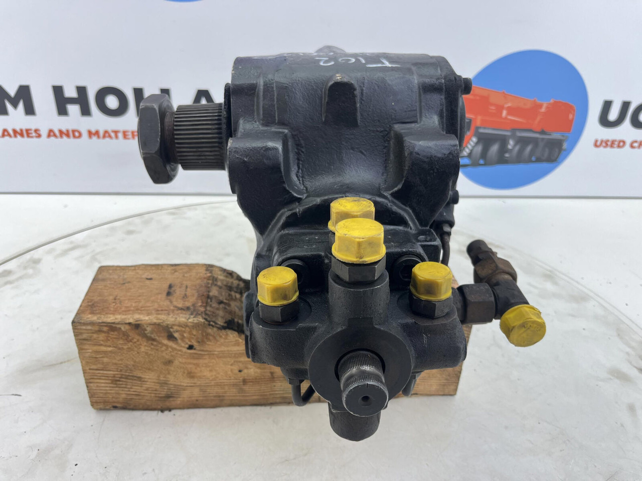 Spierings SK 477 AT4 steering box - Boîtier de direction pour Grue: photos 2 Spierings SK 477 AT4 steering box - Boîtier de direction pour Grue: photos 2