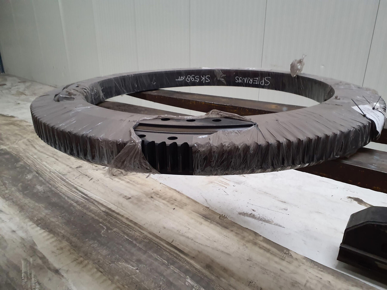 Spierings SK 598 AT5 slew ring - Couronne d'orientation pour Grue mobile: photos 2 Spierings SK 598 AT5 slew ring - Couronne d'orientation pour Grue mobile: photos 2