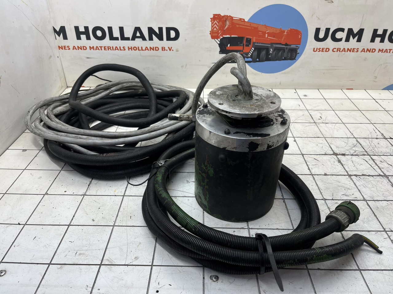 Terex AC 155 slip ring assy - Système électrique pour Grue mobile: photos 1 Terex AC 155 slip ring assy - Système électrique pour Grue mobile: photos 1