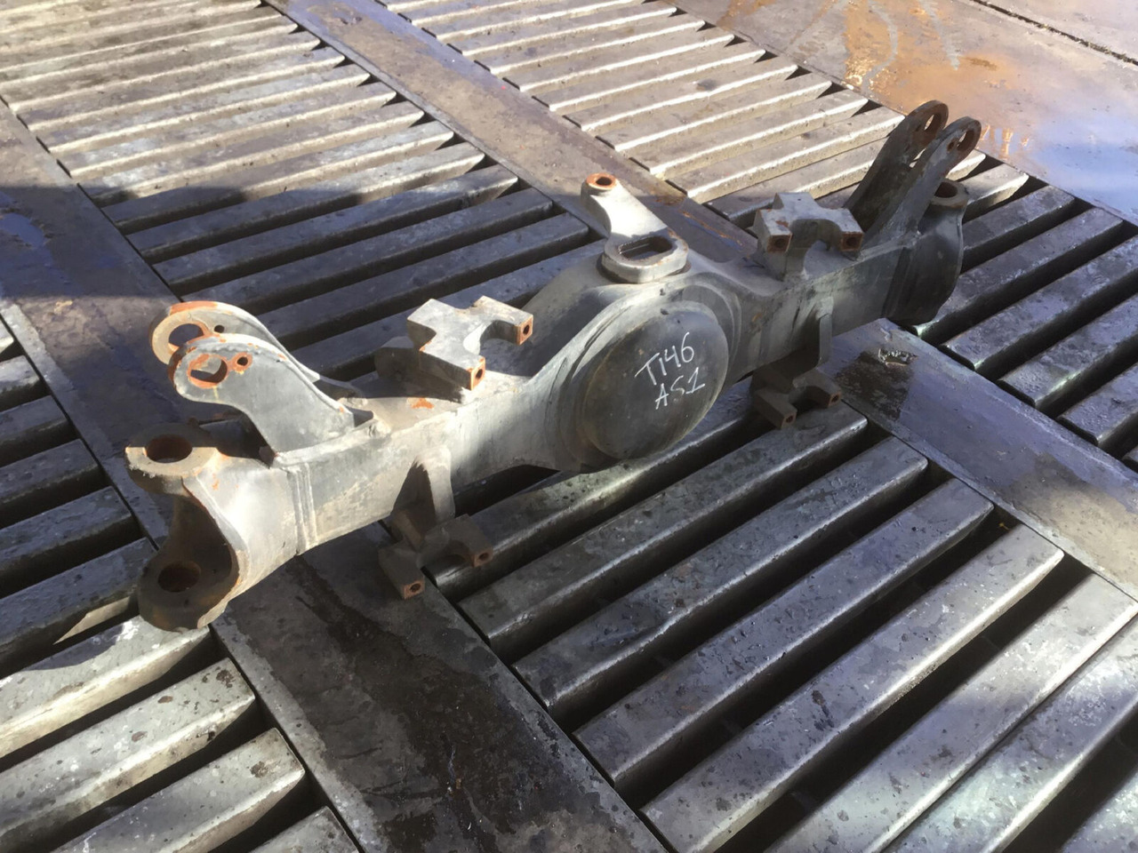 Terex AC 35 axle housing axle 1 - Essieu et pièces pour Grue mobile: photos 2 Terex AC 35 axle housing axle 1 - Essieu et pièces pour Grue mobile: photos 2