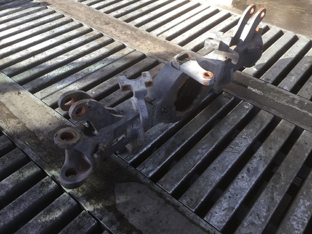 Terex AC 35 axle housing axle 1 - Essieu et pièces pour Grue mobile: photos 4 Terex AC 35 axle housing axle 1 - Essieu et pièces pour Grue mobile: photos 4