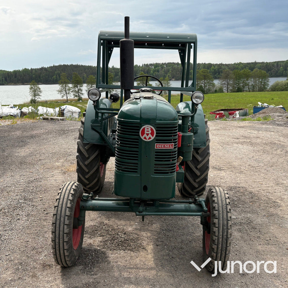 Bolinder-Munktell BM Victor traktor med kärra och tvåskärig plog - Tracteur agricole: photos 2 Bolinder-Munktell BM Victor traktor med kärra och tvåskärig plog - Tracteur agricole: photos 2