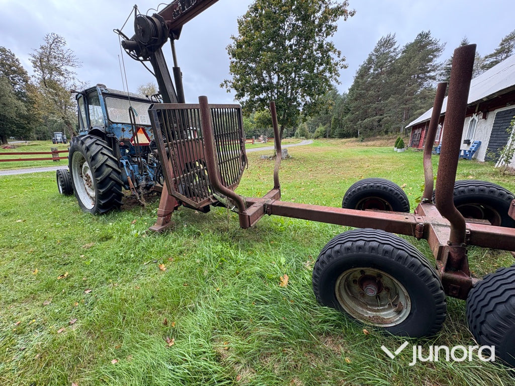 Ford 5000 med skogsvagn och kran - Tracteur agricole: photos 5 Ford 5000 med skogsvagn och kran - Tracteur agricole: photos 5
