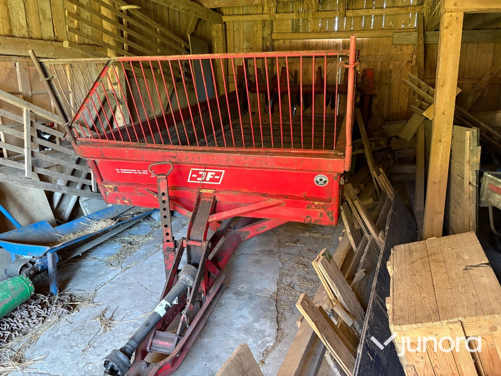 Gödselspridare - JS, 4 Ton - Epandeur à fumier: photos 1 Gödselspridare - JS, 4 Ton - Epandeur à fumier: photos 1