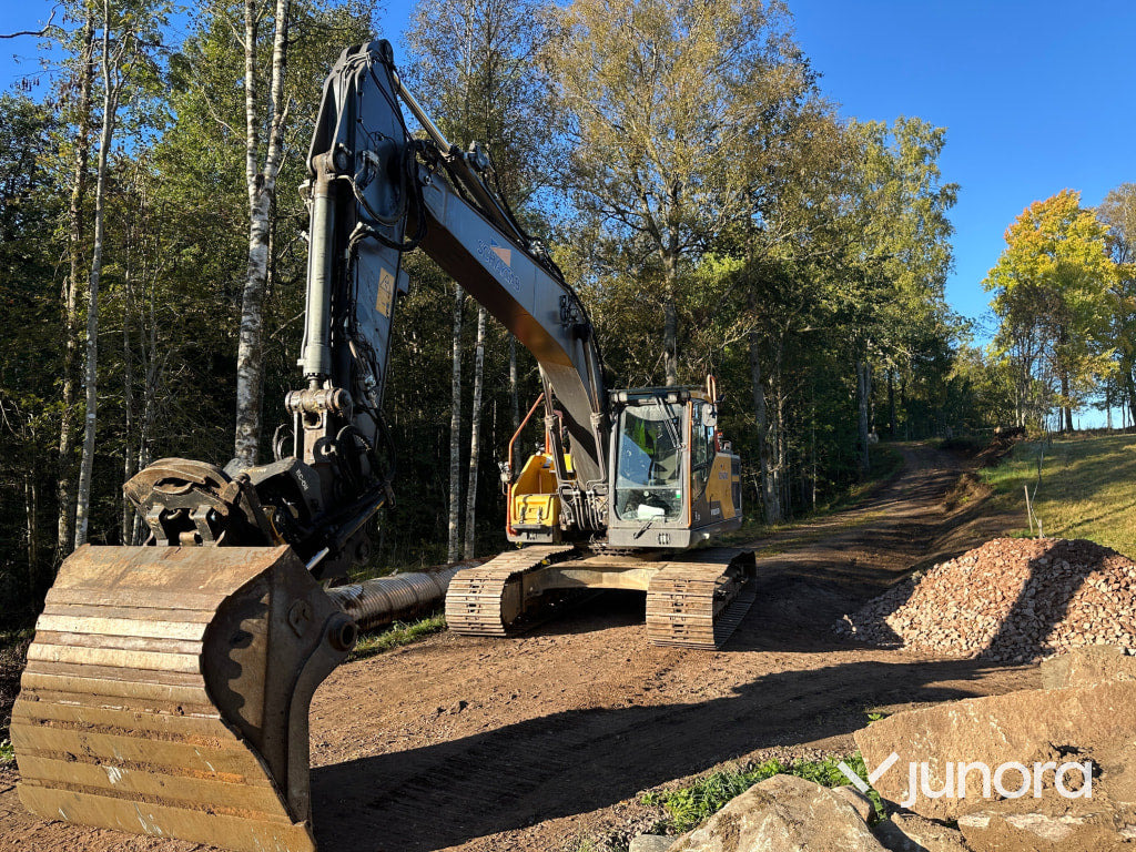 Grävmaskin - Volvo, EC 220 EL - Pelle sur chenille: photos 1 Grävmaskin - Volvo, EC 220 EL - Pelle sur chenille: photos 1